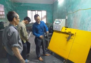 Giao máy bẻ đai sắt phi 10