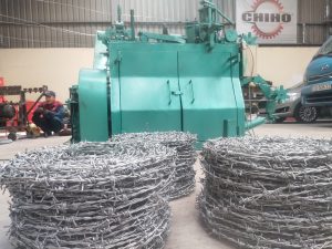 Khách hàng nhận Máy đan kẽm gai  CHK-01 của CHIHO