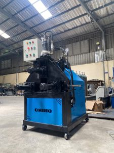 Khách hàng nhận Máy uốn cuộn vòng tròn của CHIHO