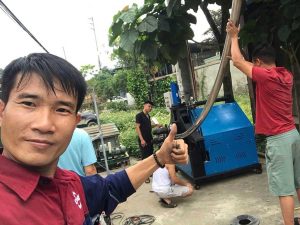Khách hàng nhận Máy uốn cuộn vòng tròn của CHIHO