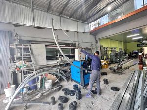 Khách hàng nhận Máy uốn ba trục thủy lực ø114 Mo-114 của CHIHO