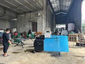 Khách hàng nhận Máy bẻ  đai sắt tự động Cá Heo Việt Cao Cấp CHIHO  – CHV02 của CHIHO