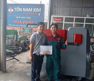 Khách hàng nhận Máy bẻ đai sắt CNC Servo CH12 – bẻ sắt phi 6 đến phi 12 của CHIHO