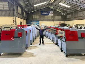 Khách hàng nhận Máy bẻ đai sắt CNC Servo CH12 – bẻ sắt phi 6 đến phi 12 của CHIHO