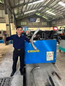 Khách hàng nhận Máy uốn cuộn vòng tròn của CHIHO